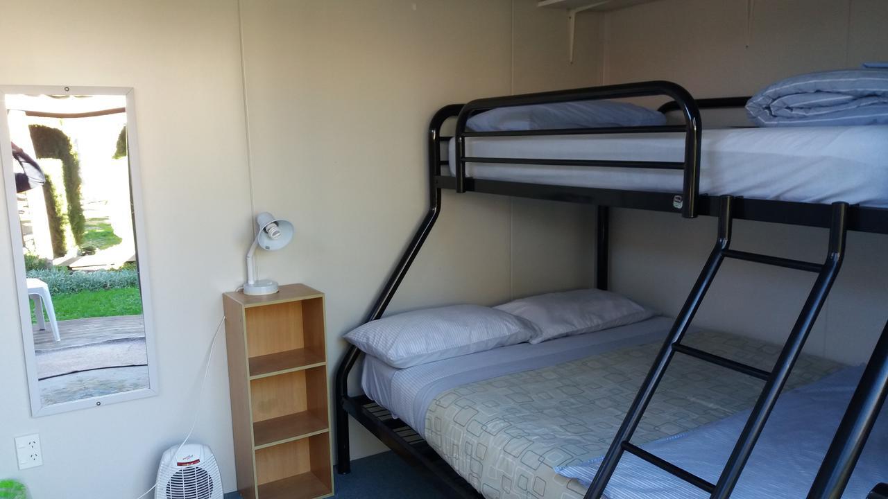 Annies Nirvana Lodge Backpackers Takaka Exterior foto